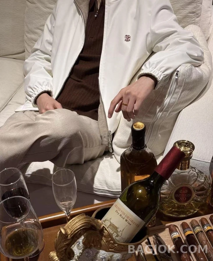 브루넬로 쿠치넬리 브루넬로 쿠치넬리 로고 자수 리버시블 나일론 자켓 상세 이미지