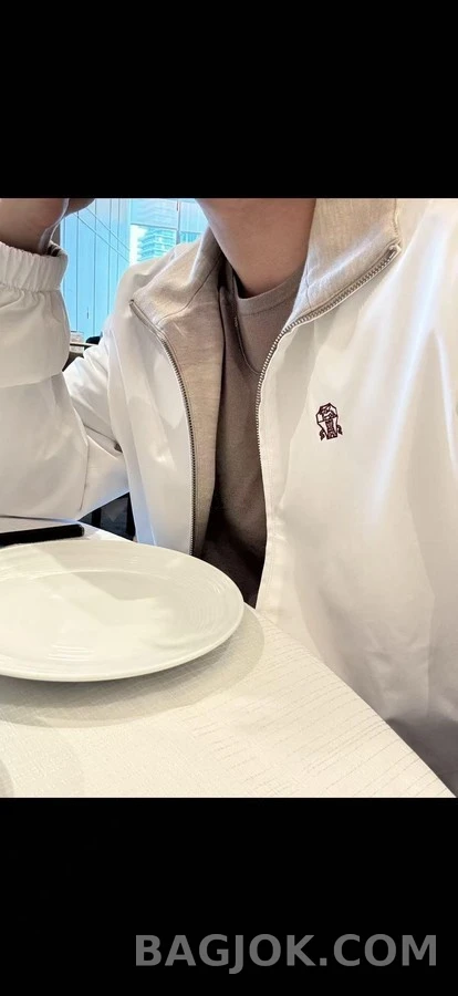 브루넬로 쿠치넬리 브루넬로 쿠치넬리 로고 자수 리버시블 나일론 자켓 상세 이미지