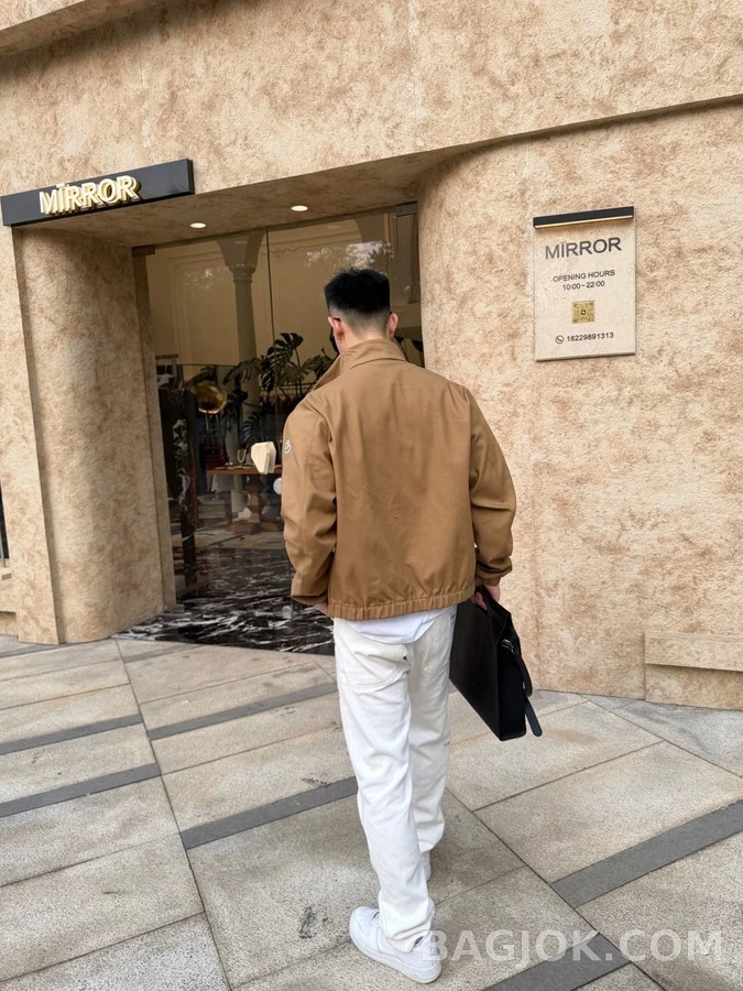 몽클레어 몽클레어 로고 포켓 집업 자켓 상세 이미지