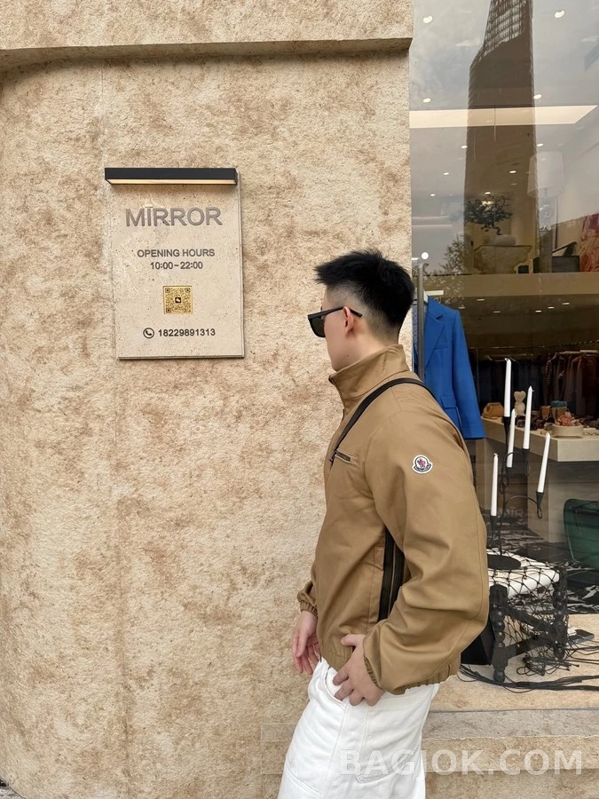 몽클레어 몽클레어 로고 포켓 집업 자켓 상세 이미지