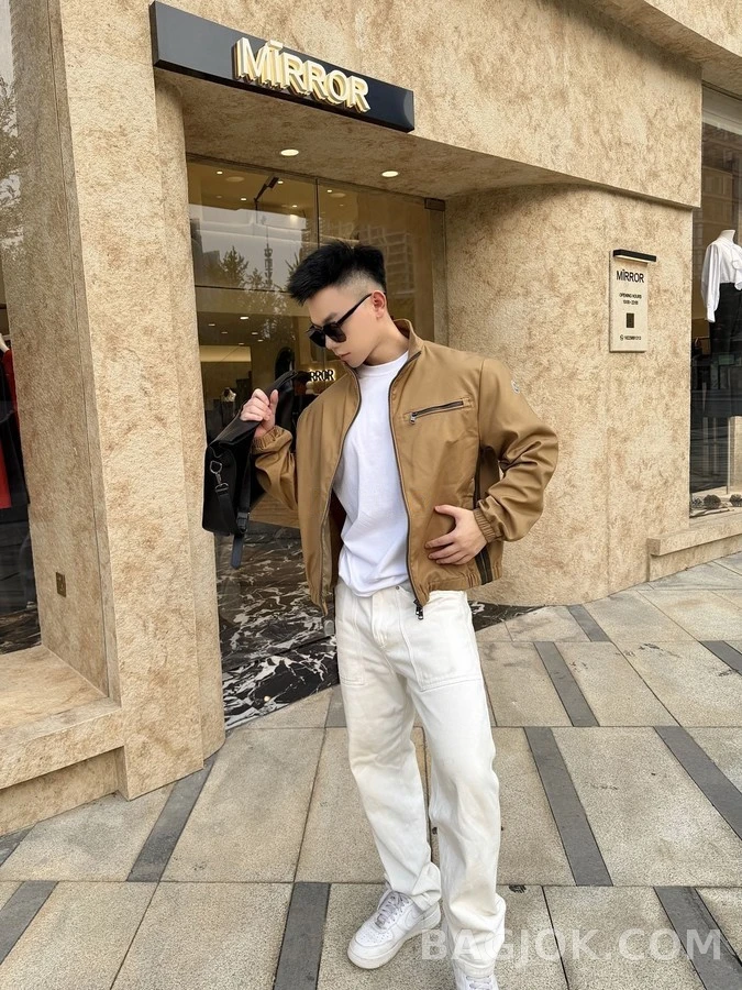 몽클레어 몽클레어 로고 포켓 집업 자켓 상세 이미지