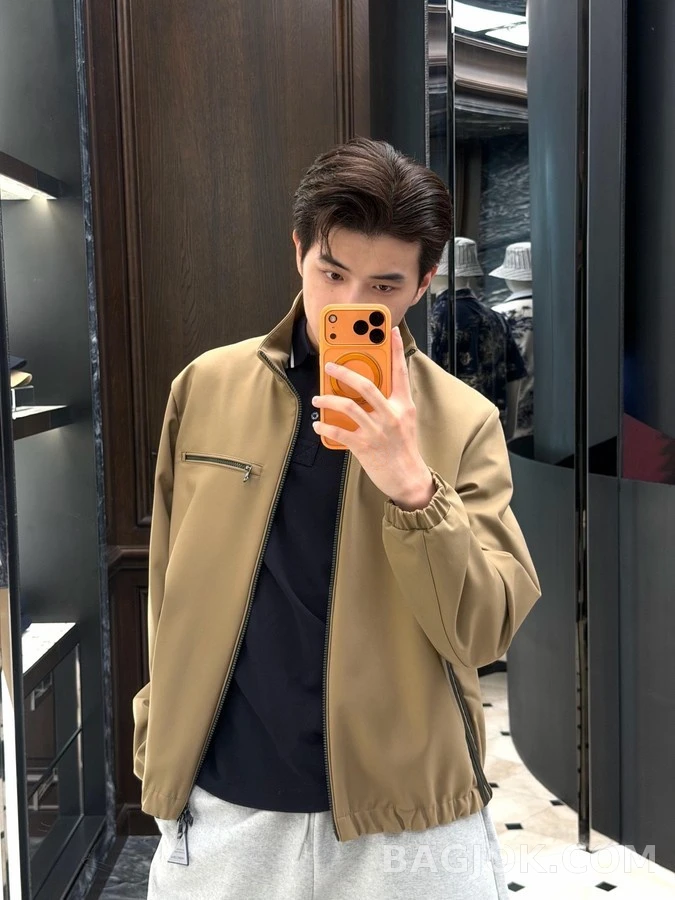 몽클레어 몽클레어 로고 포켓 집업 자켓 상세 이미지