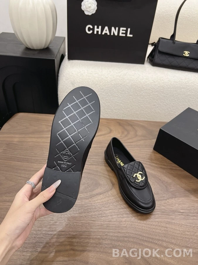 샤넬 샤넬 퀼팅 로고 레더 로퍼 상세 이미지
