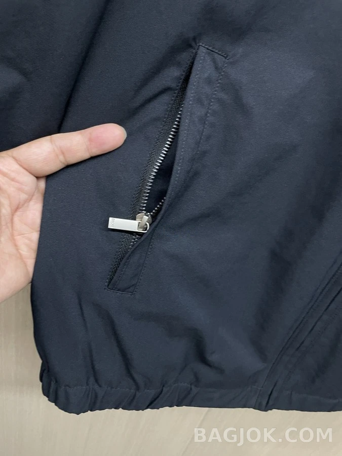 디올 디올 엠보싱 로고 후드 경량 패딩 상세 이미지