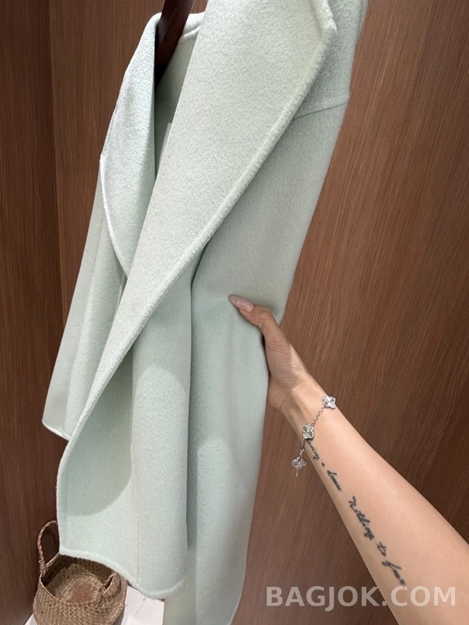 로로피아나 로로피아나 랩 크롭 재킷 상세 이미지