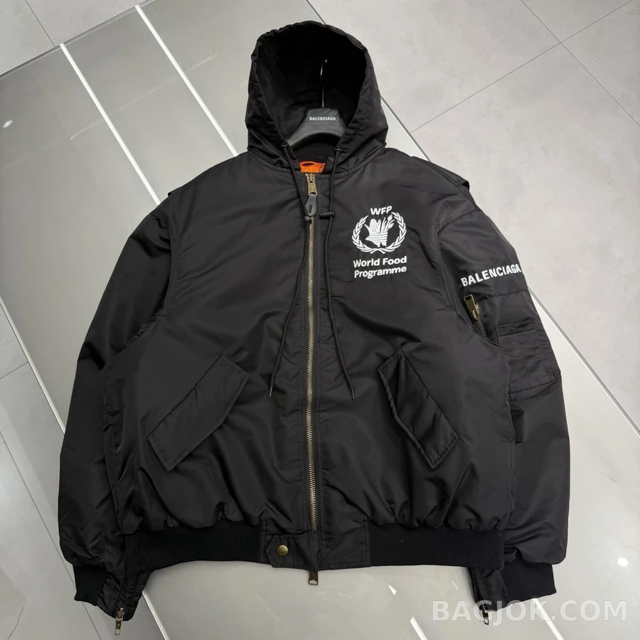 발렌시아가 발렌시아가 WFP 로고 후드 항공 점퍼 상세 이미지