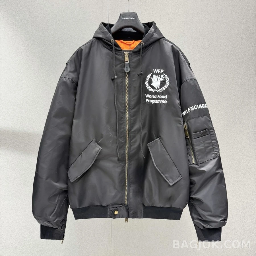 발렌시아가 발렌시아가 WFP 로고 후드 항공 점퍼 상세 이미지