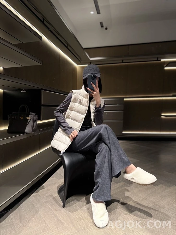 몽클레어 몽클레어 여성 경량 패딩 베스트 상세 이미지
