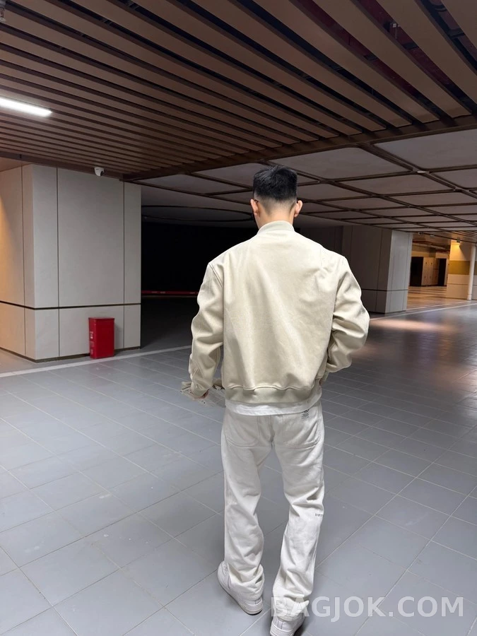 루이비통 루이비통 자수 로고 플라이트 재킷 상세 이미지