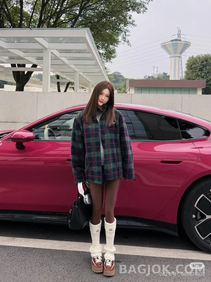 미우미우 미우미우 로고 플래드 플리스 자켓 상세 이미지