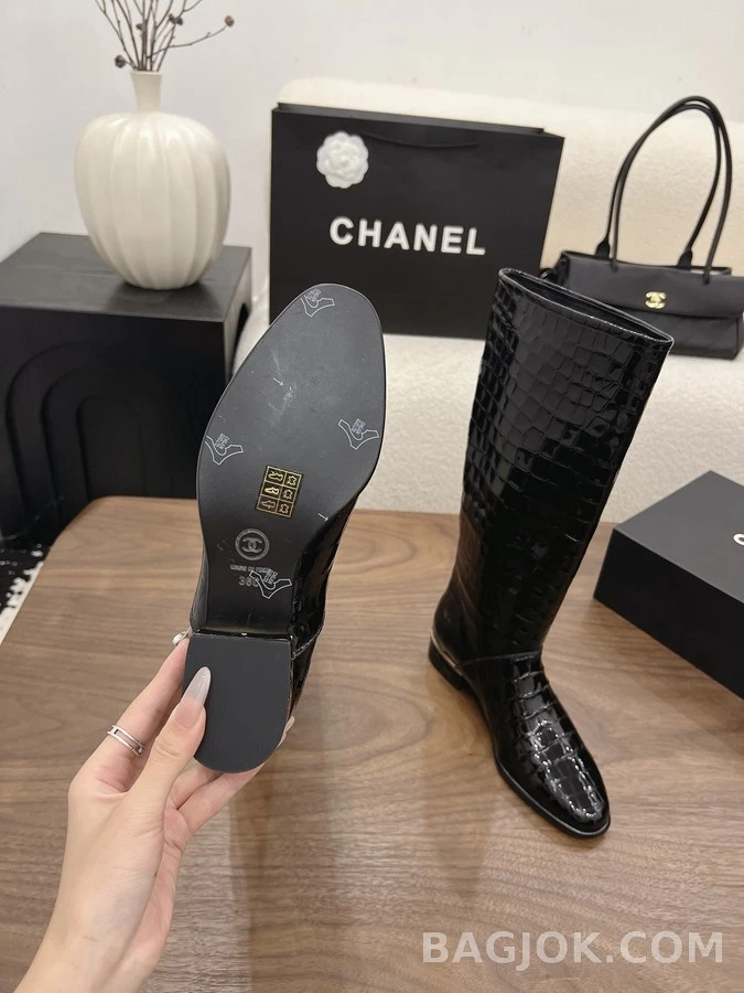 샤넬 샤넬 페이턴트 악어 엠보싱 롱부츠 상세 이미지