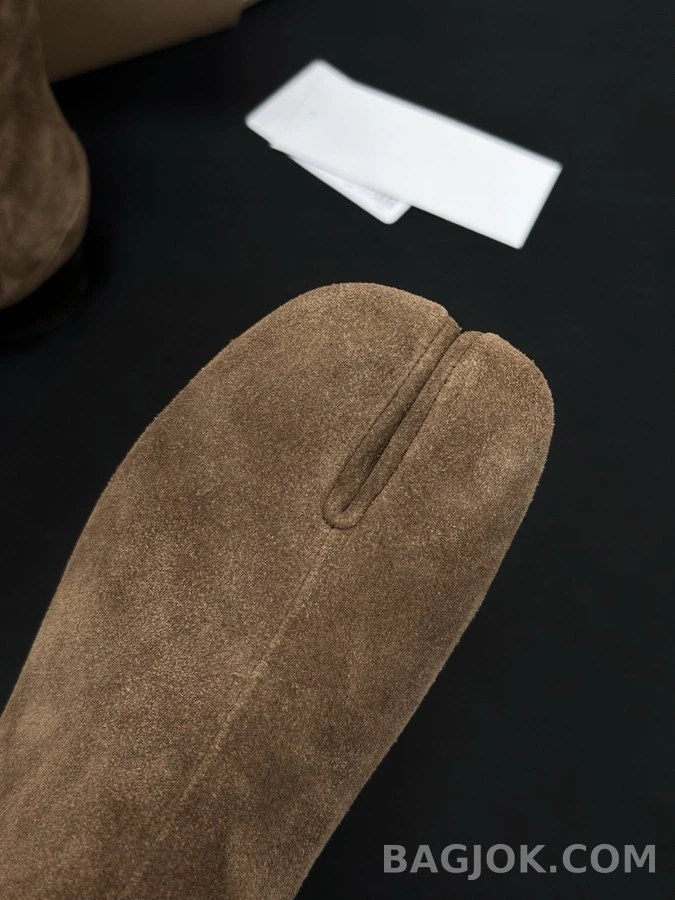 메종 마르지엘라 메종마르지엘라 스웨이드 Tabi 앵클 부츠 상세 이미지