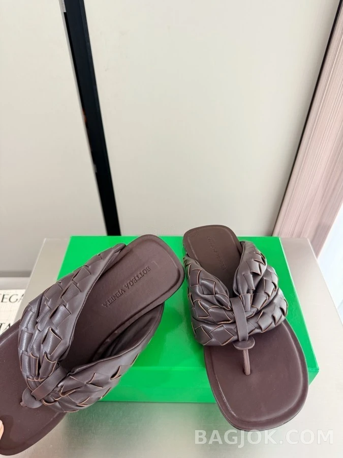 보테가베네타 보테가 베네타 인트레치아토 패딩 플랫 샌들 상세 이미지