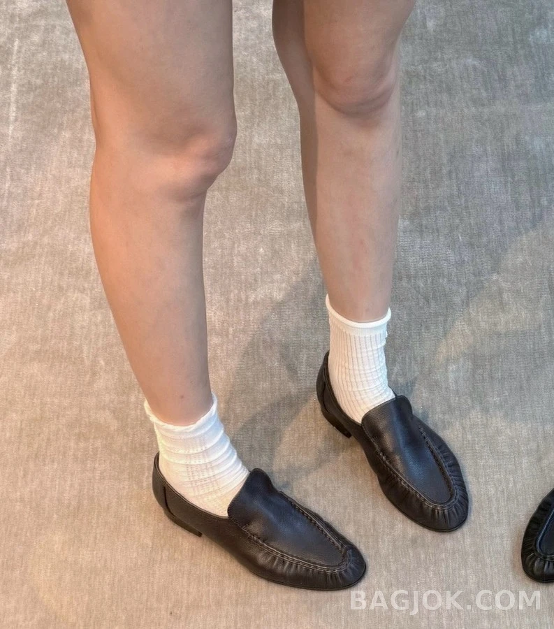 더로우 더로우 주름 가죽 로퍼 상세 이미지