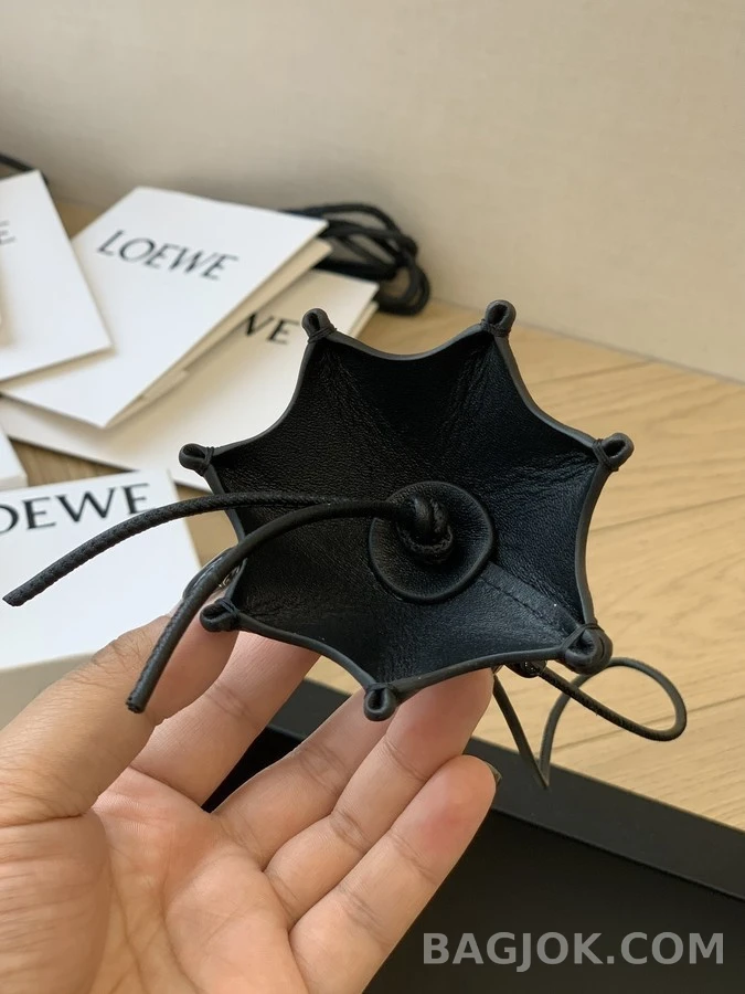 로에베 로에베 카우 키링 상세 이미지