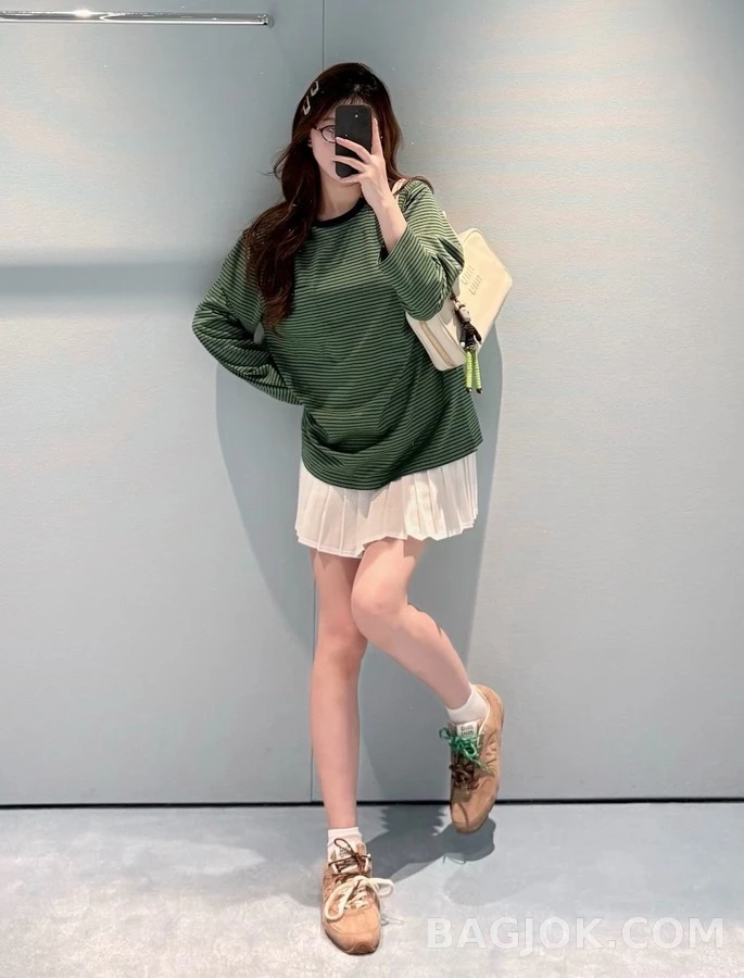 미우미우 미우미우 스트라이프 레터링 긴팔 티셔츠 상세 이미지