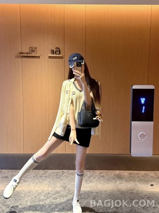 미우미우 미우미우 세일러 칼라 케이블 니트 가디건 상세 이미지