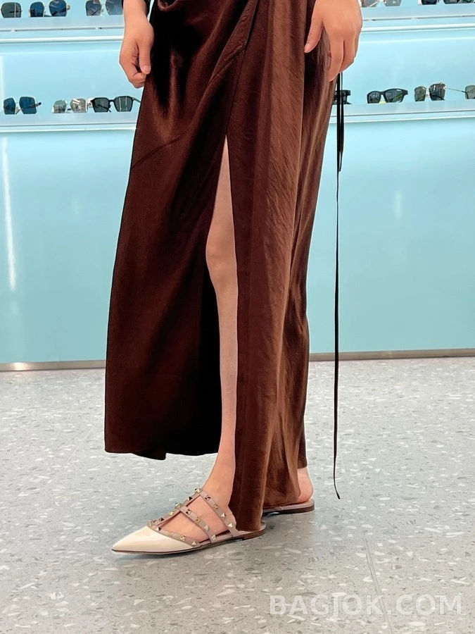 발렌티노 발렌티노 스터드 뾰족코 뮬 힐 상세 이미지