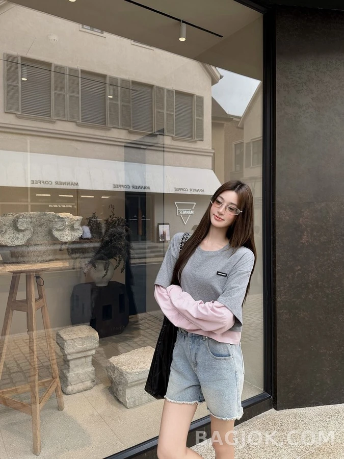 미우미우 미우미우 로고 배색 레이어드 긴팔 티셔츠 상세 이미지