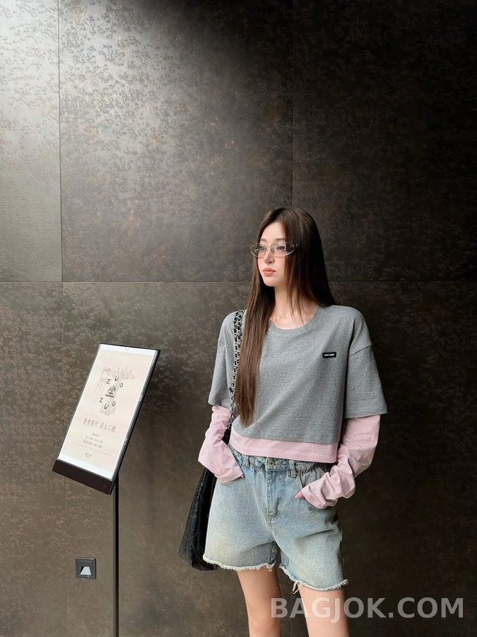 미우미우 미우미우 로고 배색 레이어드 긴팔 티셔츠 상세 이미지