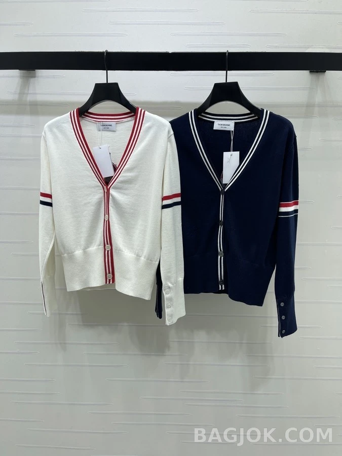 톰브라운 톰브라운 세일보트 자수 V넥 가디건 상세 이미지