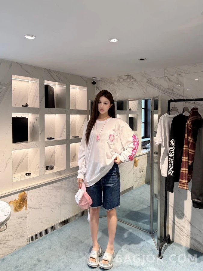 크롬하츠 크롬하츠 호스슈 크로스 긴팔 티셔츠 상세 이미지