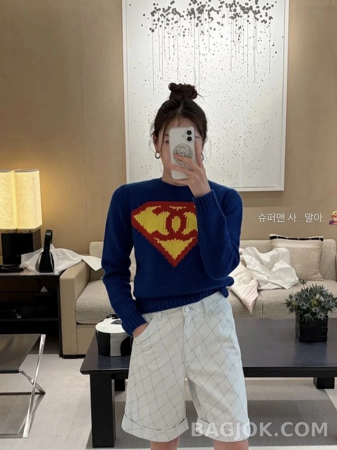 샤넬 샤넬 슈퍼맨 쉴드 더블 C 라운드넥 니트 상세 이미지