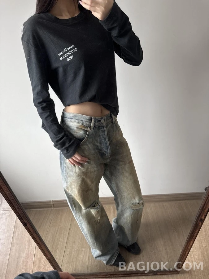 아크네 스튜디오 아크네 스튜디오 Acne Studios 레터링 긴팔 티셔츠 상세 이미지