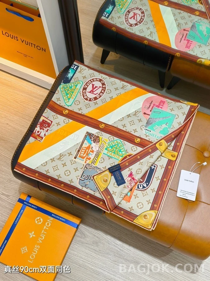 루이비통 루이비통 트렁크 스티커 프린트 스카프 상세 이미지
