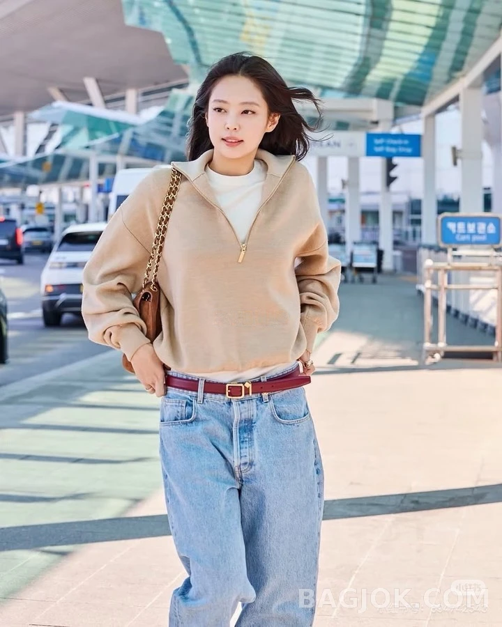 샤넬 샤넬 로고 하프집업 니트 맨투맨 상세 이미지