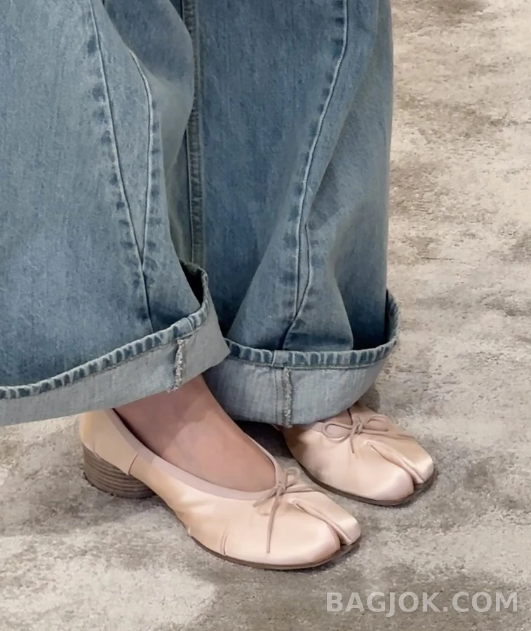 메종 마르지엘라 메종마르지엘라 새틴 타비 리본 블록힐 상세 이미지