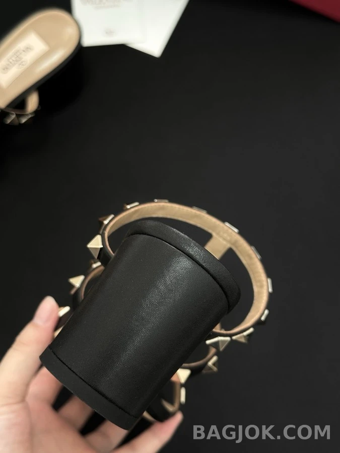 발렌티노 발렌티노 락스터드 스퀘어토 샌들 상세 이미지