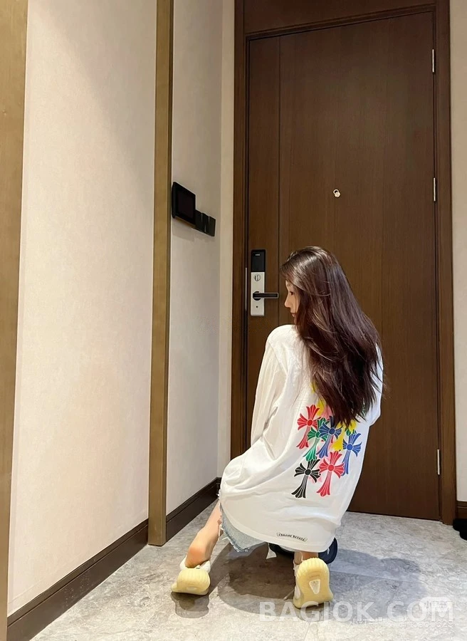 크롬하츠 크롬하츠 컬러풀 크로스 포켓 긴팔 티셔츠 상세 이미지