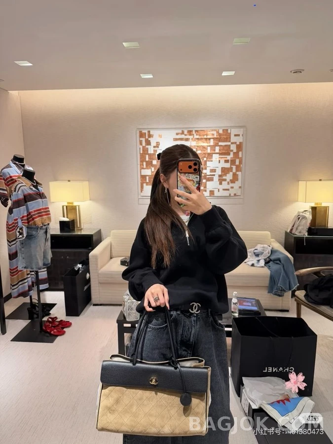 샤넬 샤넬 로고 하프 집업 니트 맨투맨 상세 이미지