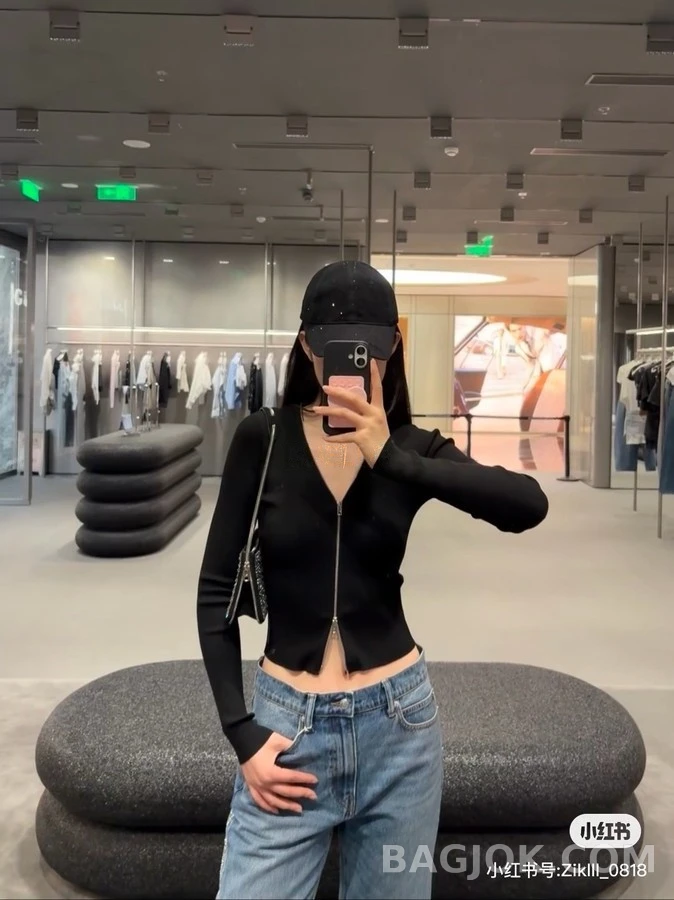 알렉산더 왕 알렉산더 왕 리브드 V넥 긴팔 가디건 상세 이미지