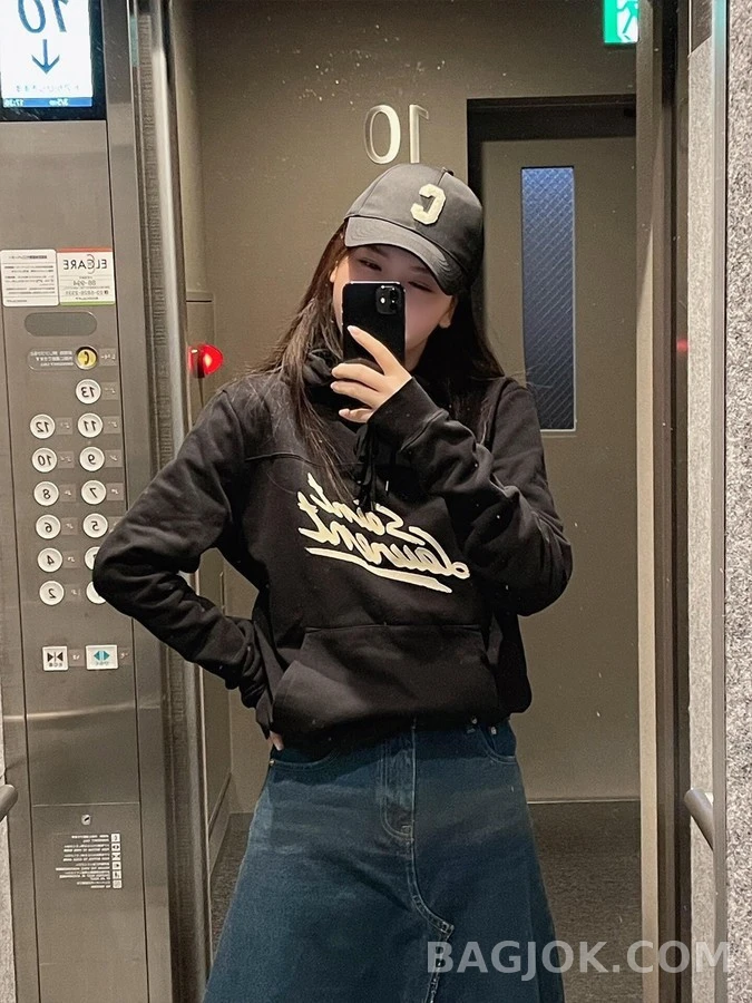 생로랑 세인트로랑 로고 플록 프린트 후드티 상세 이미지