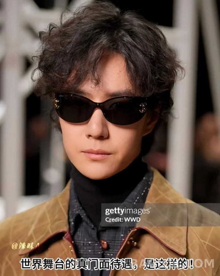 샤넬 샤넬 크리스탈 로고 쉴드 선글라스 상세 이미지