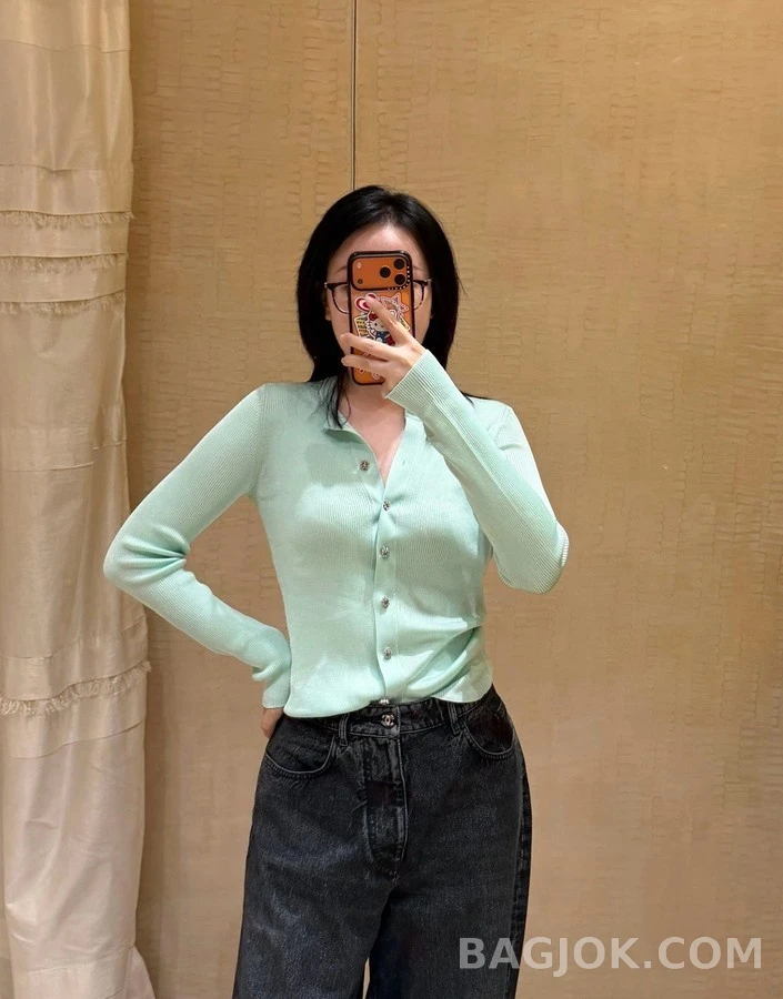 샤넬 샤넬 장식 버튼 리브드 가디건 상세 이미지