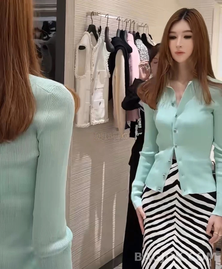 샤넬 샤넬 장식 버튼 리브드 가디건 상세 이미지