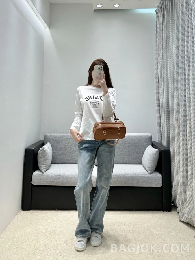 셀린느 셀린느 사자 문양 크롭 긴팔 티셔츠 상세 이미지