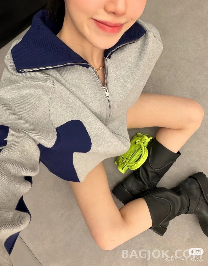 발렌시아가 발렌시아가 배색 로고 집업 니트 상세 이미지