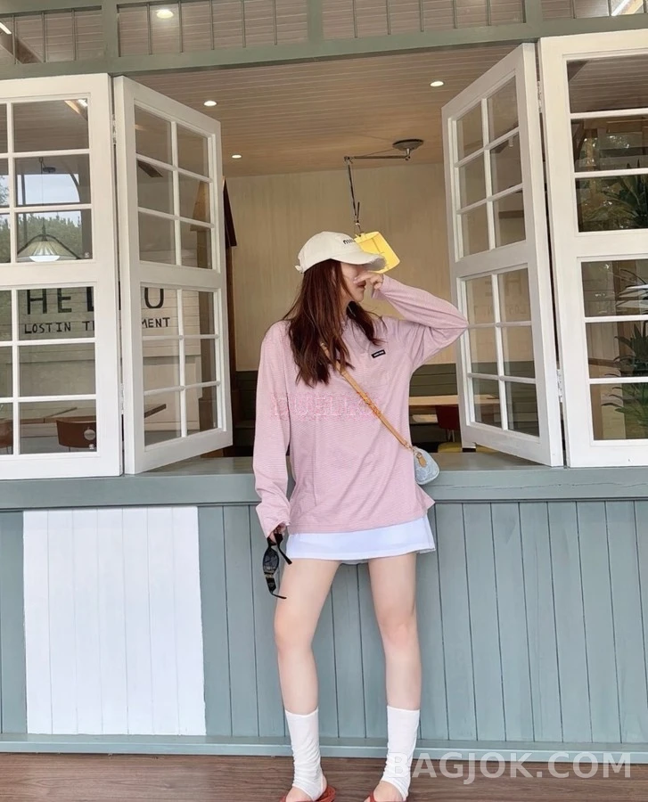 미우미우 미우미우 벚꽃핑크 스트라이프 긴팔 티셔츠 상세 이미지