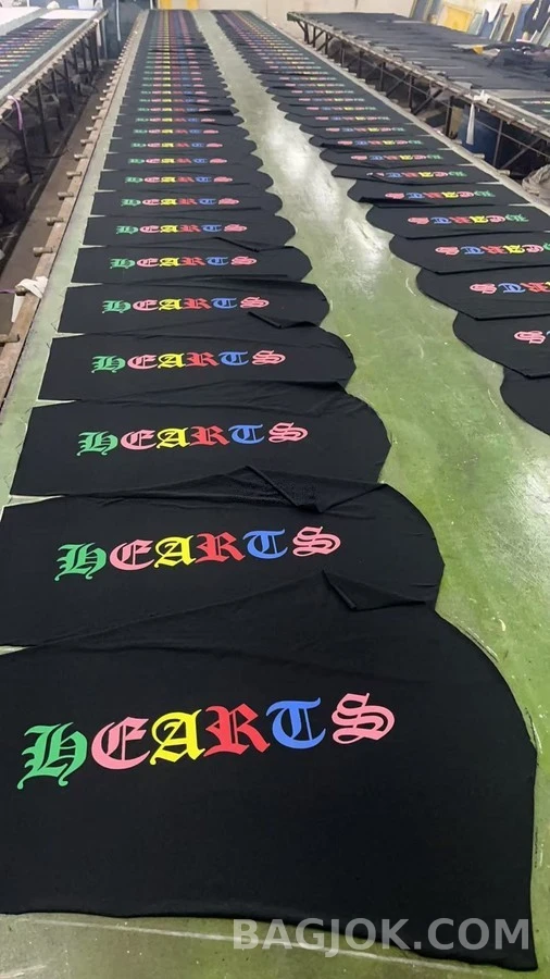 크롬하츠 크롬하츠 컬러 십자가 긴팔 티셔츠 상세 이미지