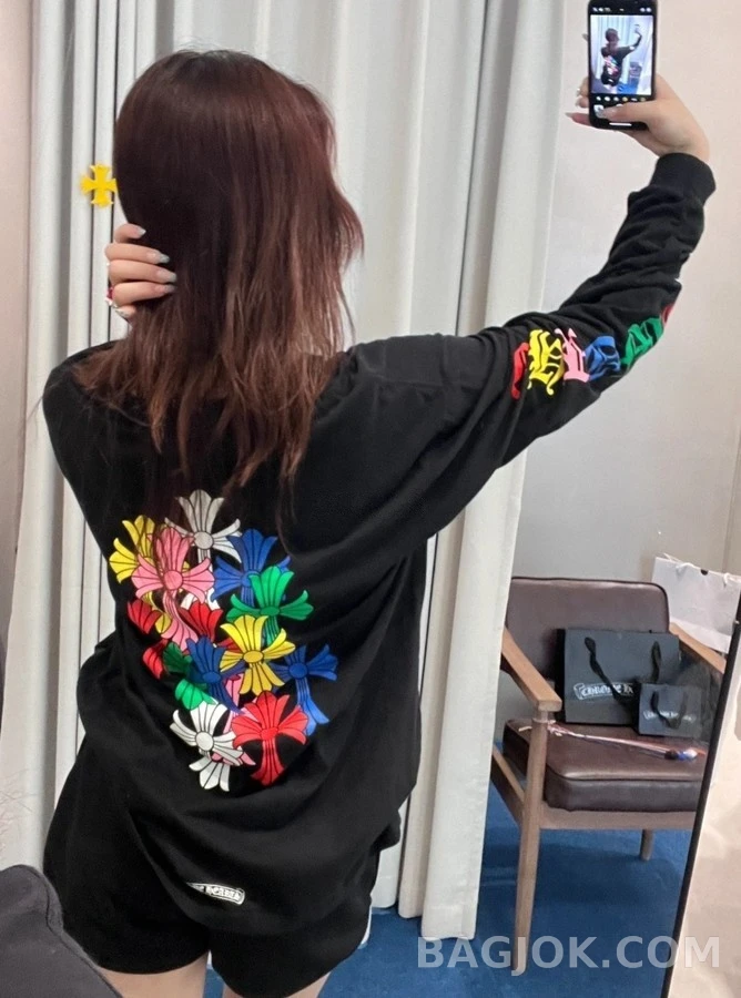 크롬하츠 크롬하츠 컬러 십자가 긴팔 티셔츠 상세 이미지