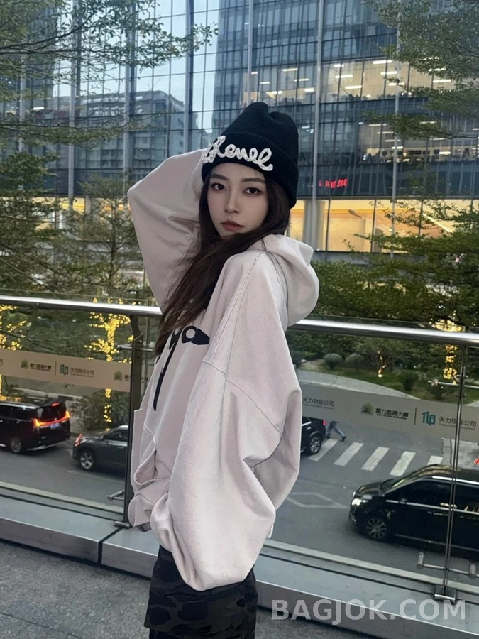 발렌시아가 발렌시아가 그래피티 로고 후드 상세 이미지