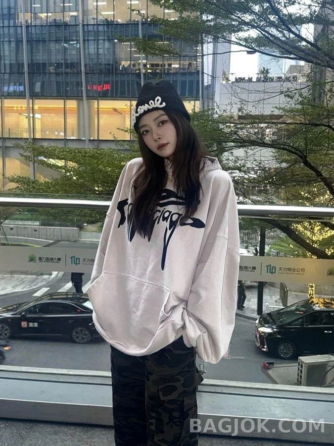 발렌시아가 발렌시아가 그래피티 로고 후드 상세 이미지
