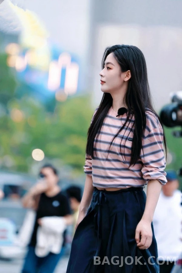 프라다 프라다 스트라이프 디스트로이드 긴팔 티셔츠 상세 이미지