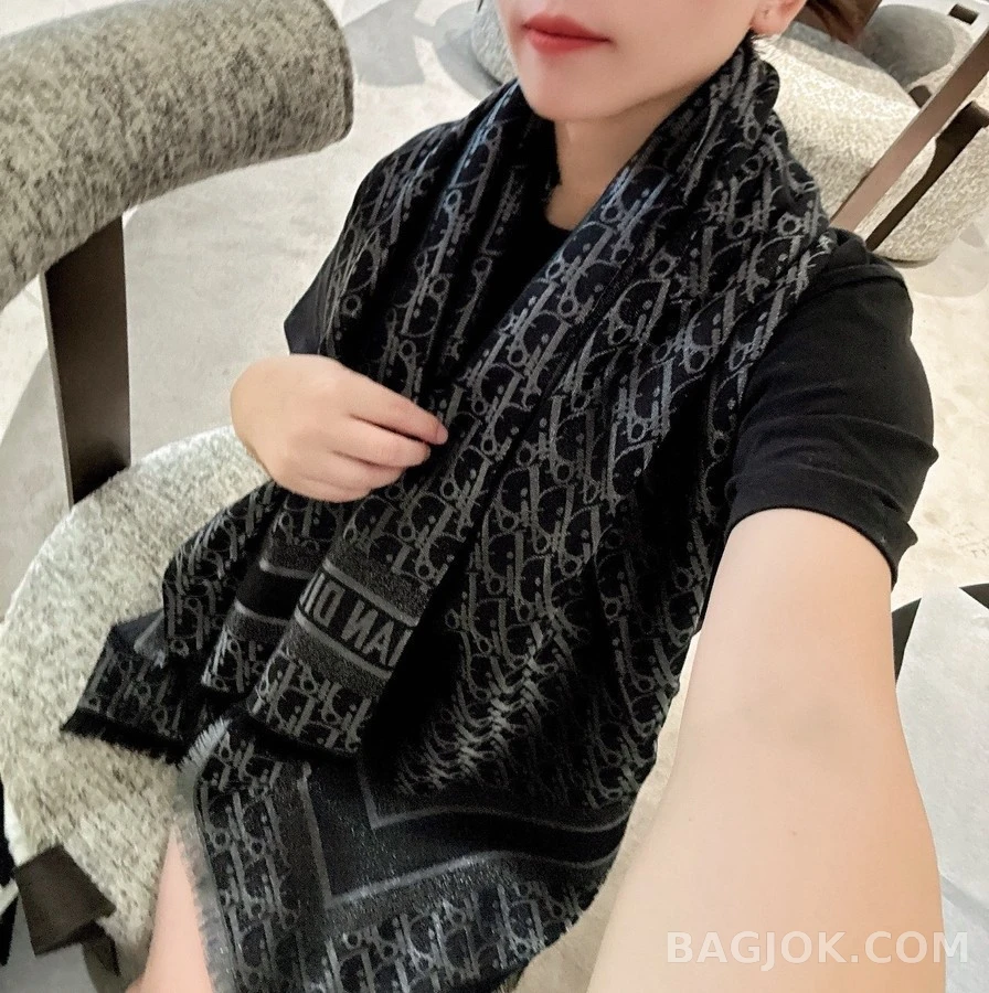 디올 디올 오블리크 스퀘어 머플러 상세 이미지