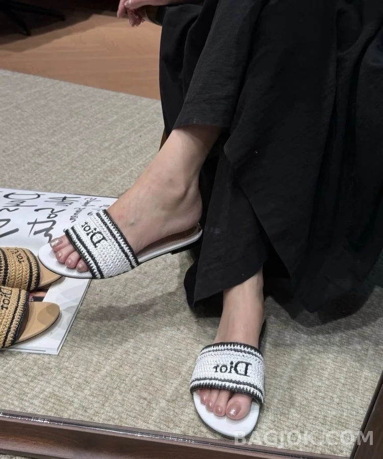 디올 디올 레터링 우븐 플랫 샌들 상세 이미지