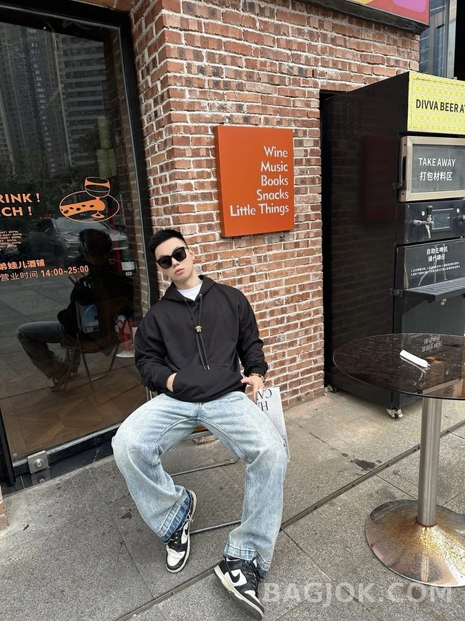 베르사체 베르사체 메두사 자수 로고 후드 맨투맨 상세 이미지